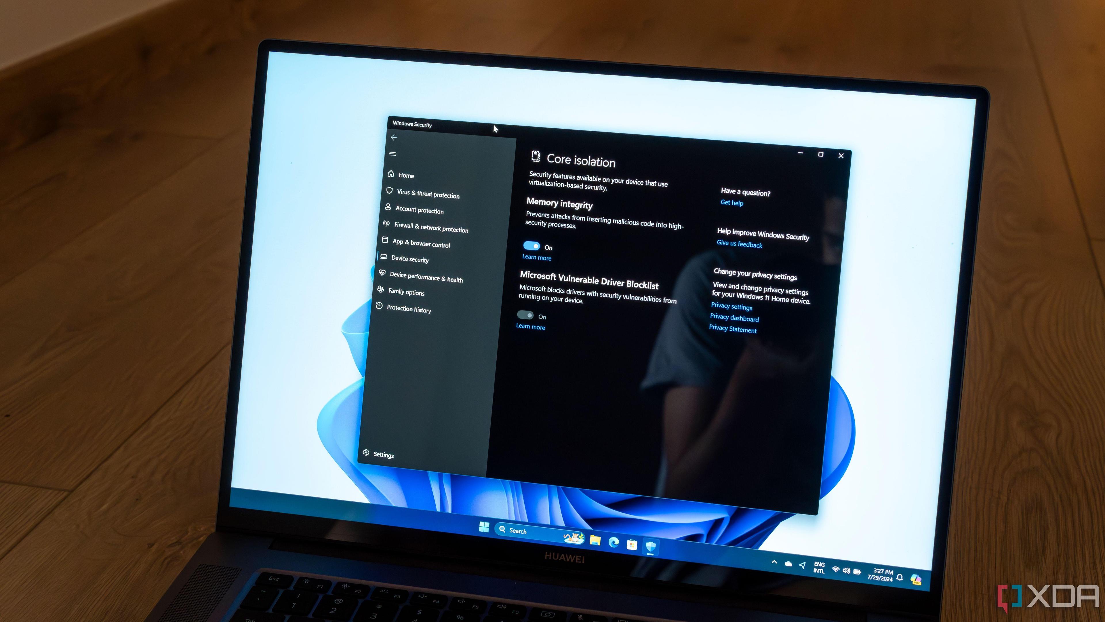 Windows 11 Power User Guide: 21 Essential Security Features and Touchpad Tricks