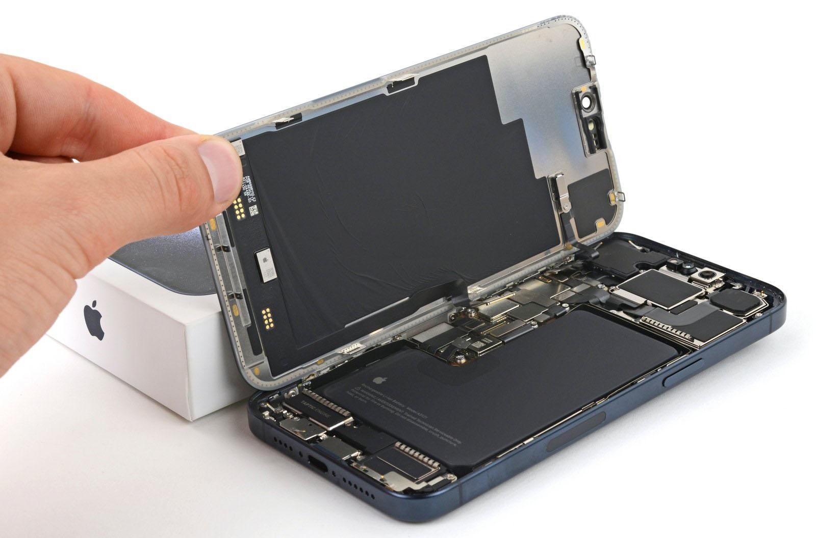 iPhone 16 Pro Max Battery Upgrade: Metal Casing for Better Heat Management